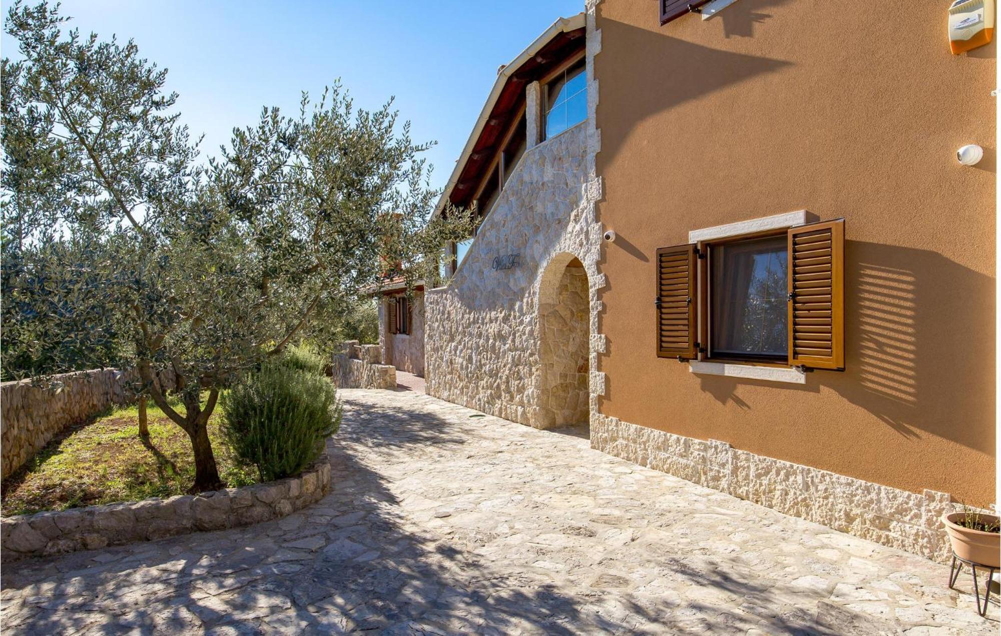 Gorgeous Home In Zgaljici With Sauna エクステリア 写真